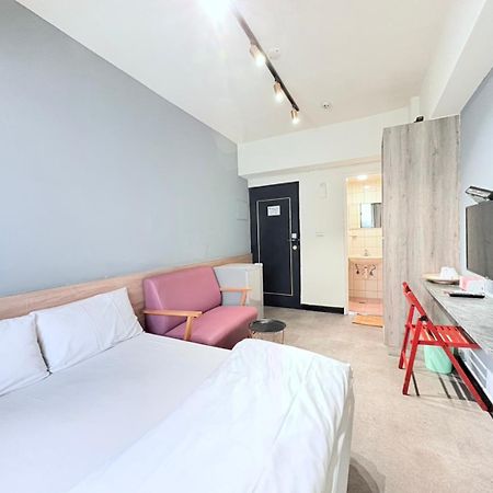 Fengjia Gift Box Homestay Taichung Eksteriør bilde