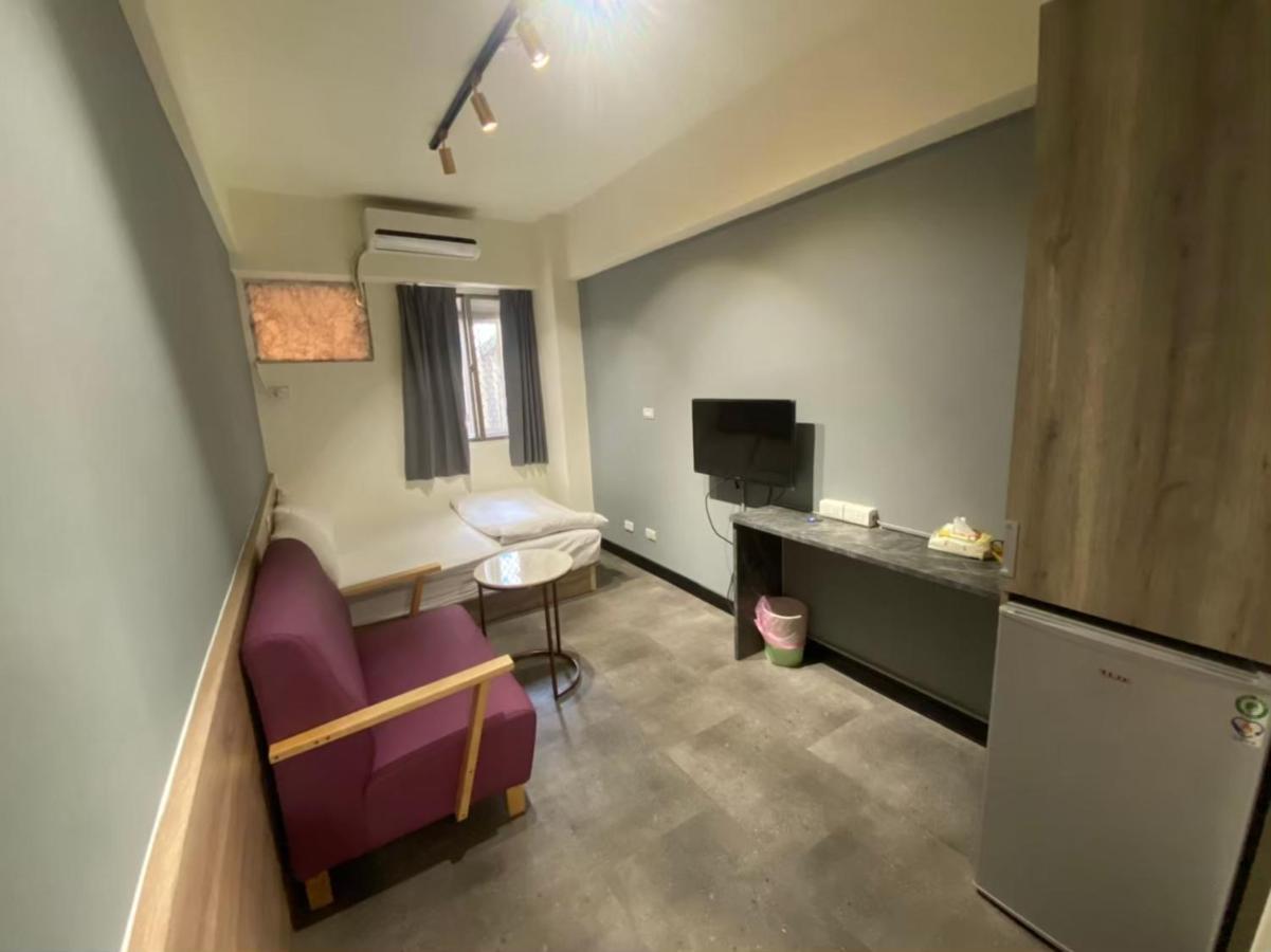 Fengjia Gift Box Homestay Taichung Eksteriør bilde