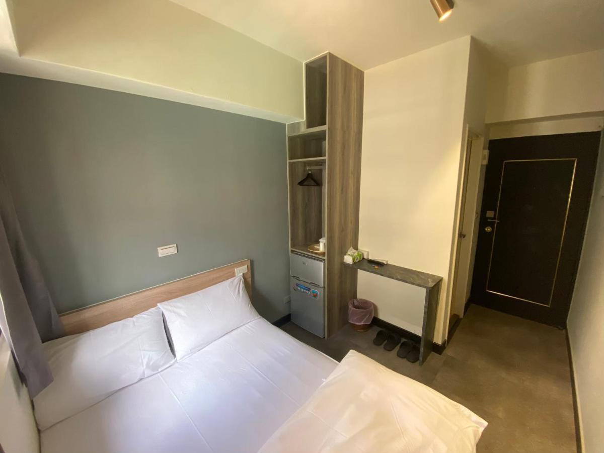Fengjia Gift Box Homestay Taichung Eksteriør bilde