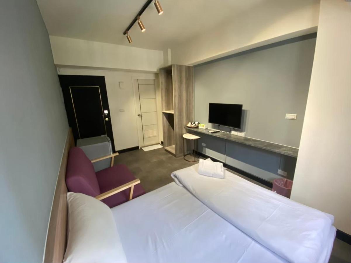 Fengjia Gift Box Homestay Taichung Eksteriør bilde