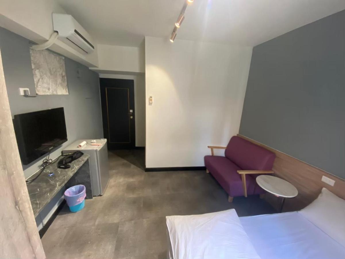 Fengjia Gift Box Homestay Taichung Eksteriør bilde