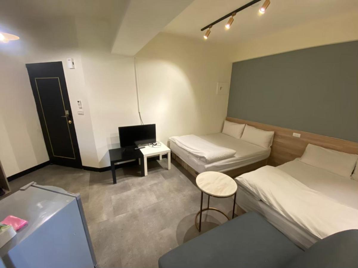 Fengjia Gift Box Homestay Taichung Eksteriør bilde