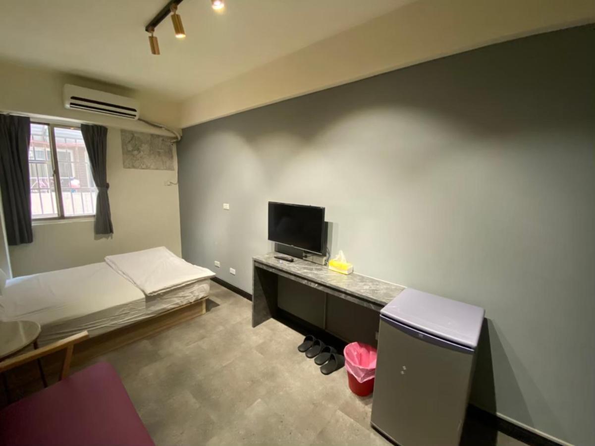 Fengjia Gift Box Homestay Taichung Eksteriør bilde