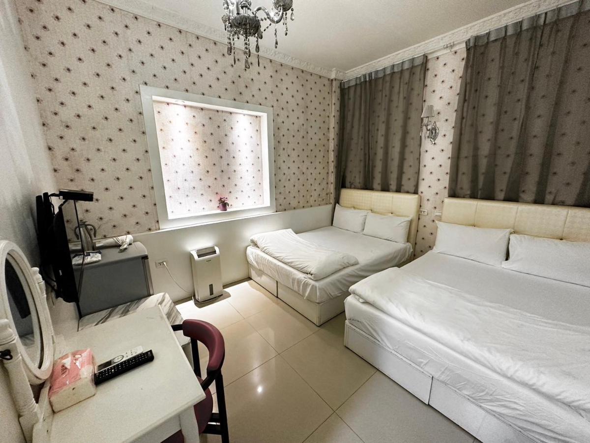 Fengjia Gift Box Homestay Taichung Eksteriør bilde
