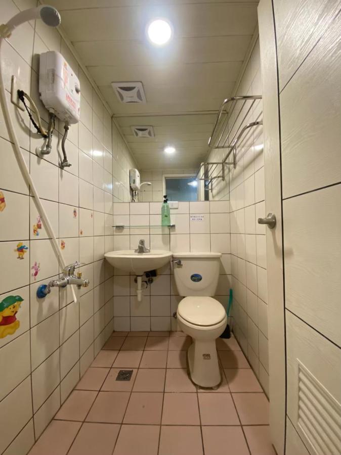 Fengjia Gift Box Homestay Taichung Eksteriør bilde