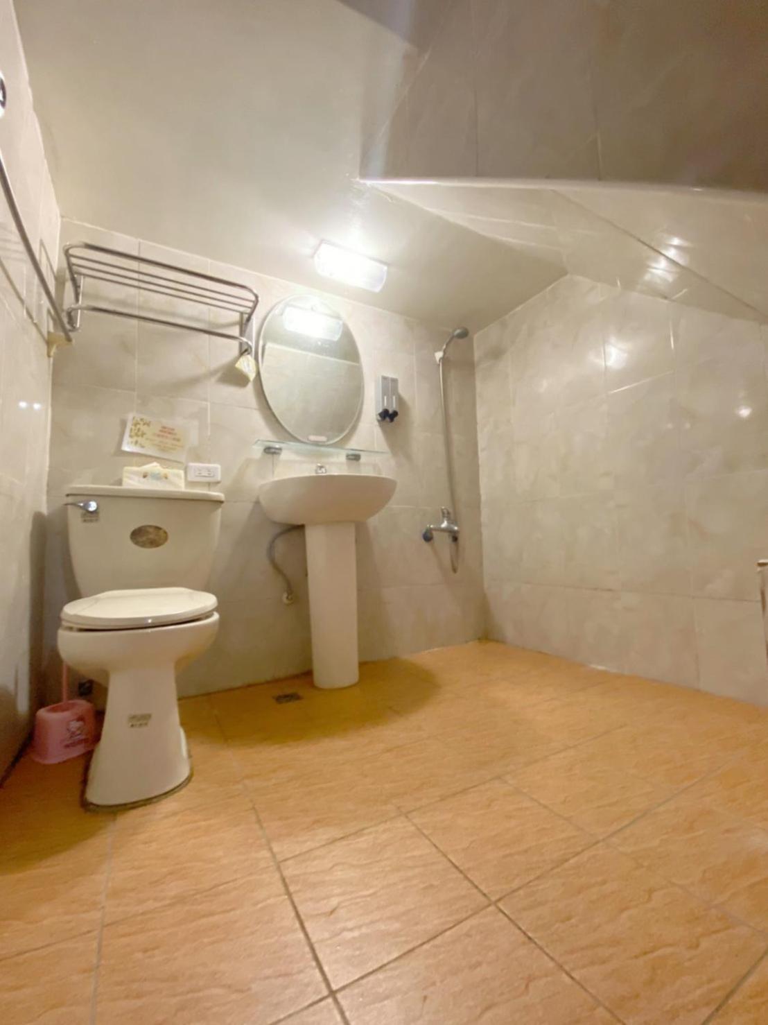 Fengjia Gift Box Homestay Taichung Eksteriør bilde