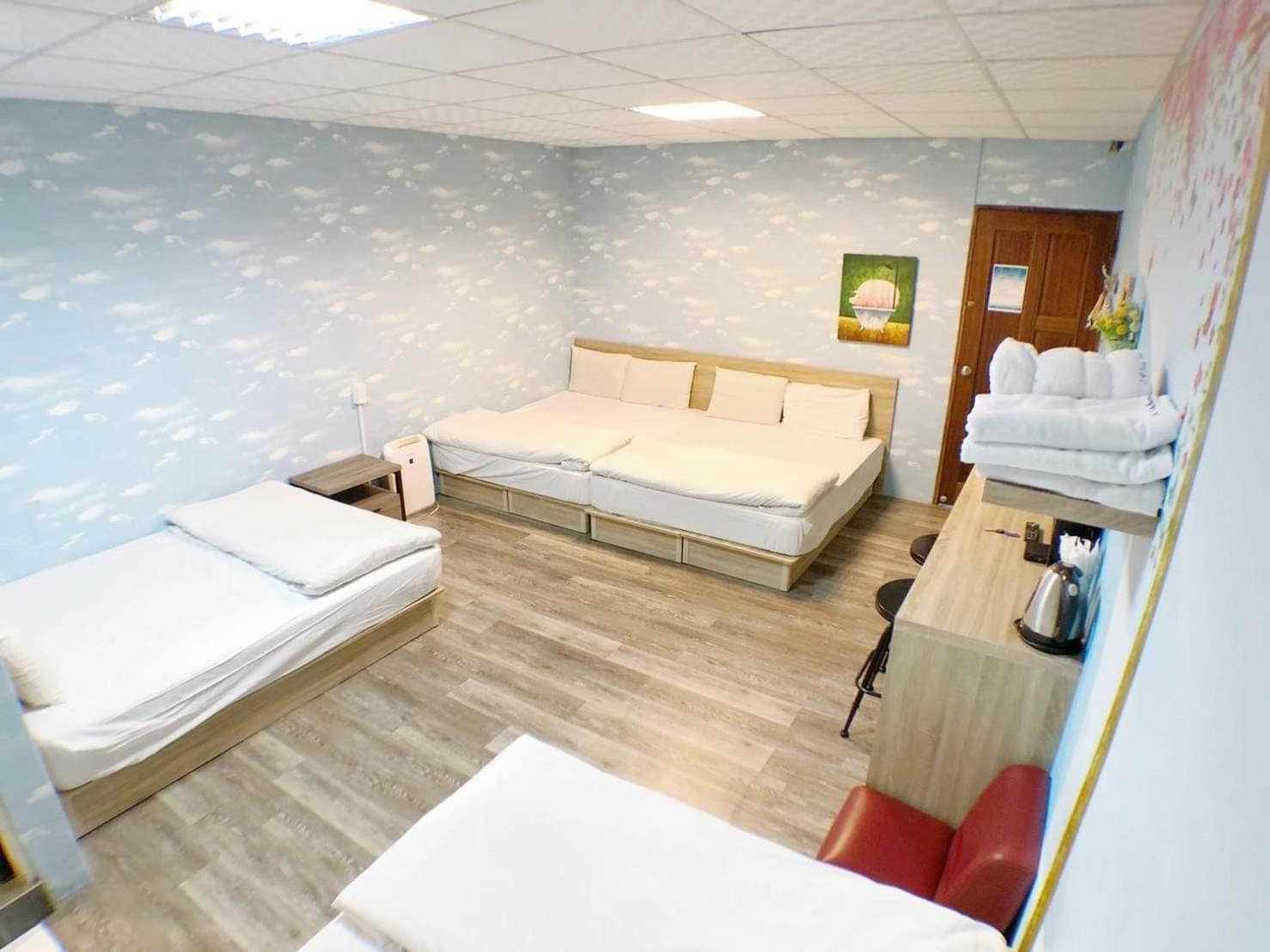 Fengjia Gift Box Homestay Taichung Eksteriør bilde