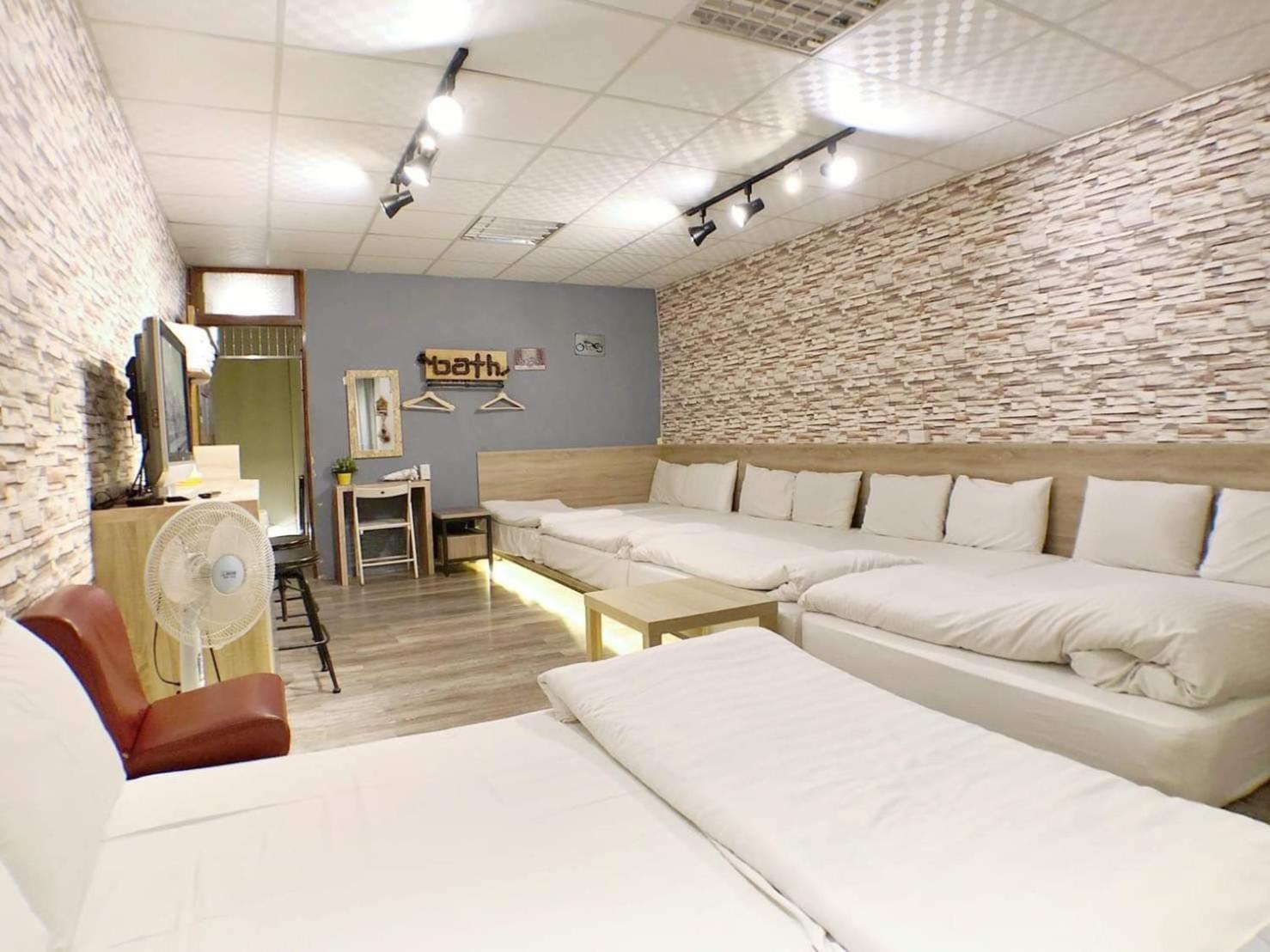 Fengjia Gift Box Homestay Taichung Eksteriør bilde