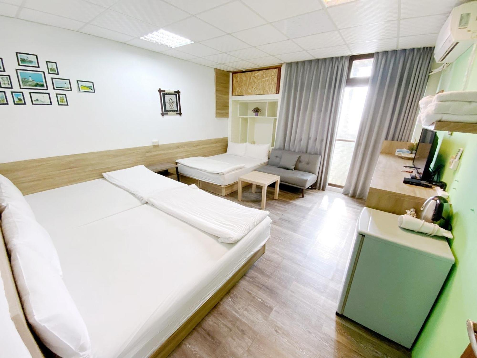 Fengjia Gift Box Homestay Taichung Eksteriør bilde