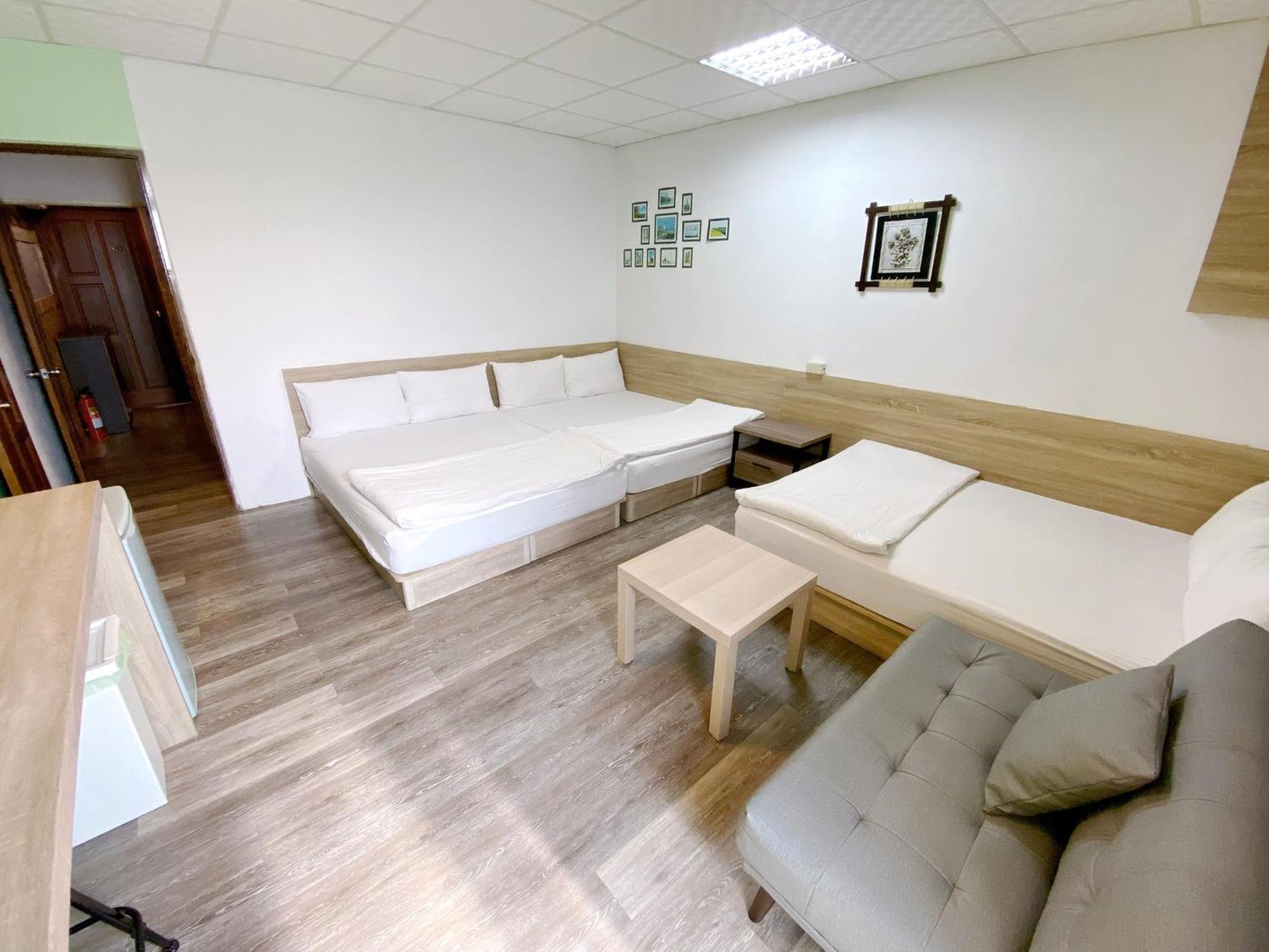 Fengjia Gift Box Homestay Taichung Eksteriør bilde