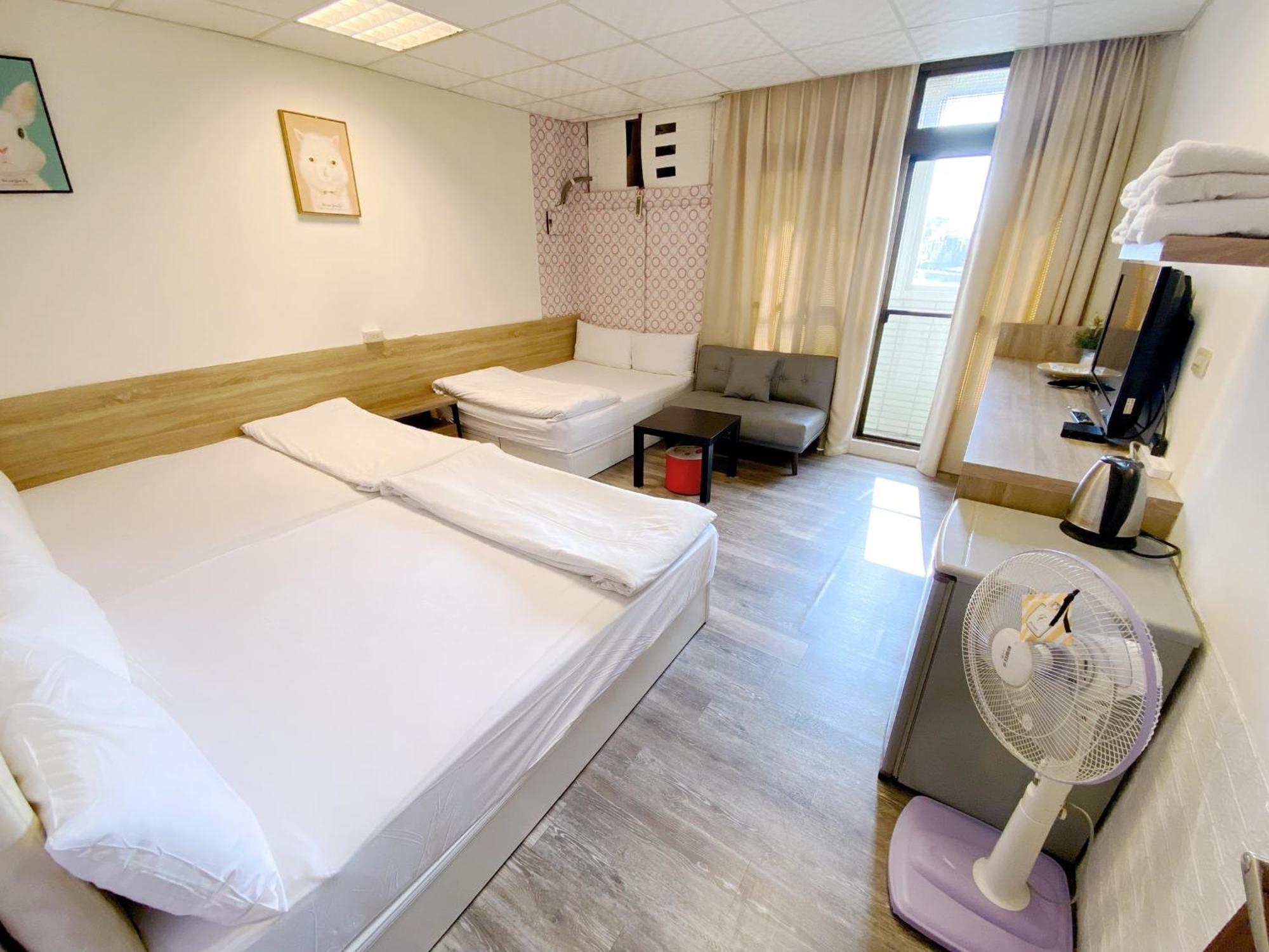 Fengjia Gift Box Homestay Taichung Eksteriør bilde
