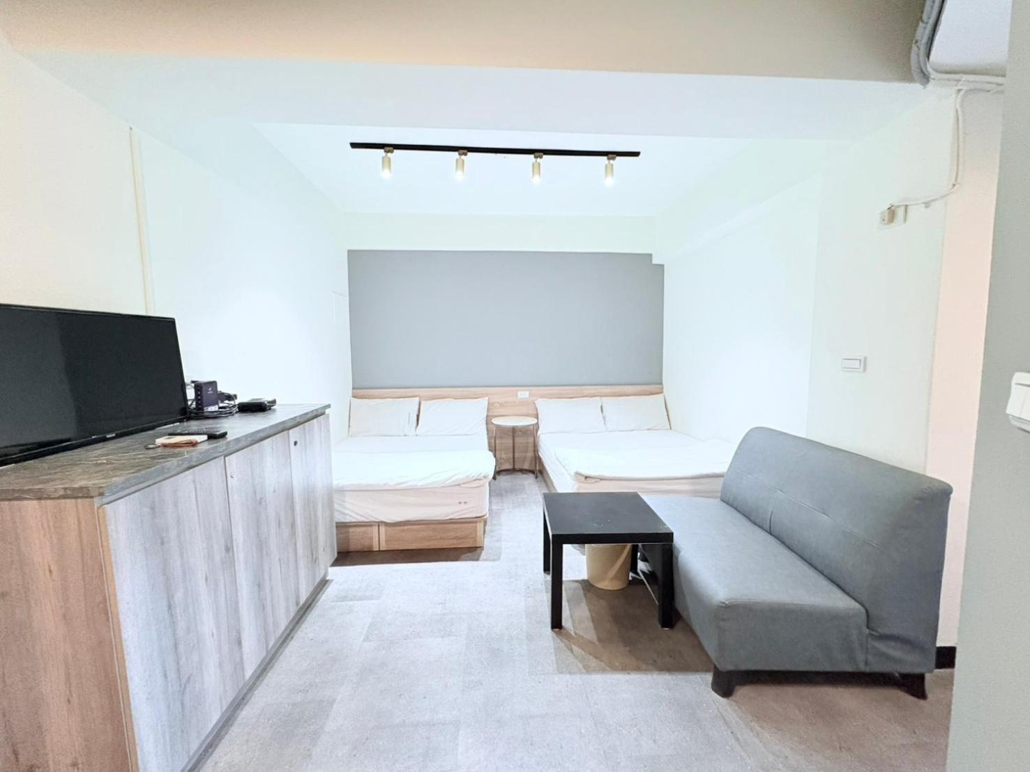 Fengjia Gift Box Homestay Taichung Eksteriør bilde